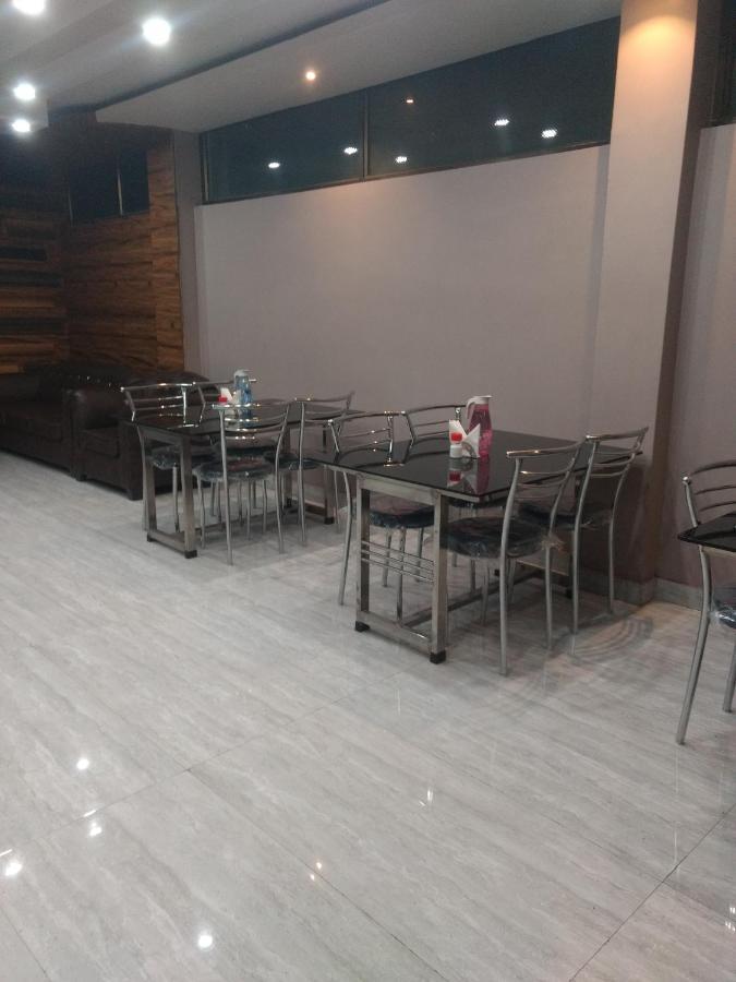 Woodland Lodge And Restaurant Γουβαχάτι Εξωτερικό φωτογραφία